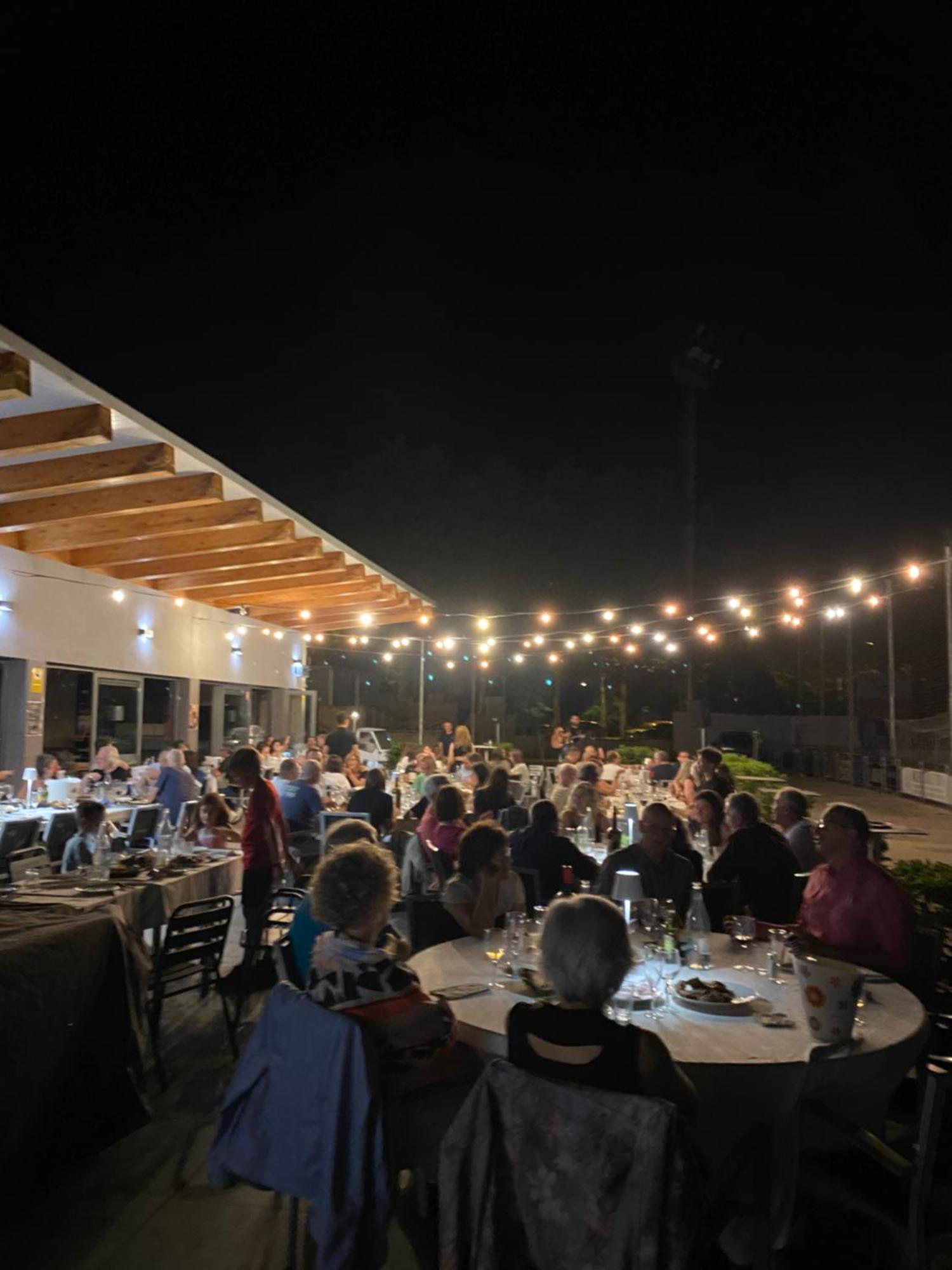 Apartaments La Carpa Баньолес Екстериор снимка