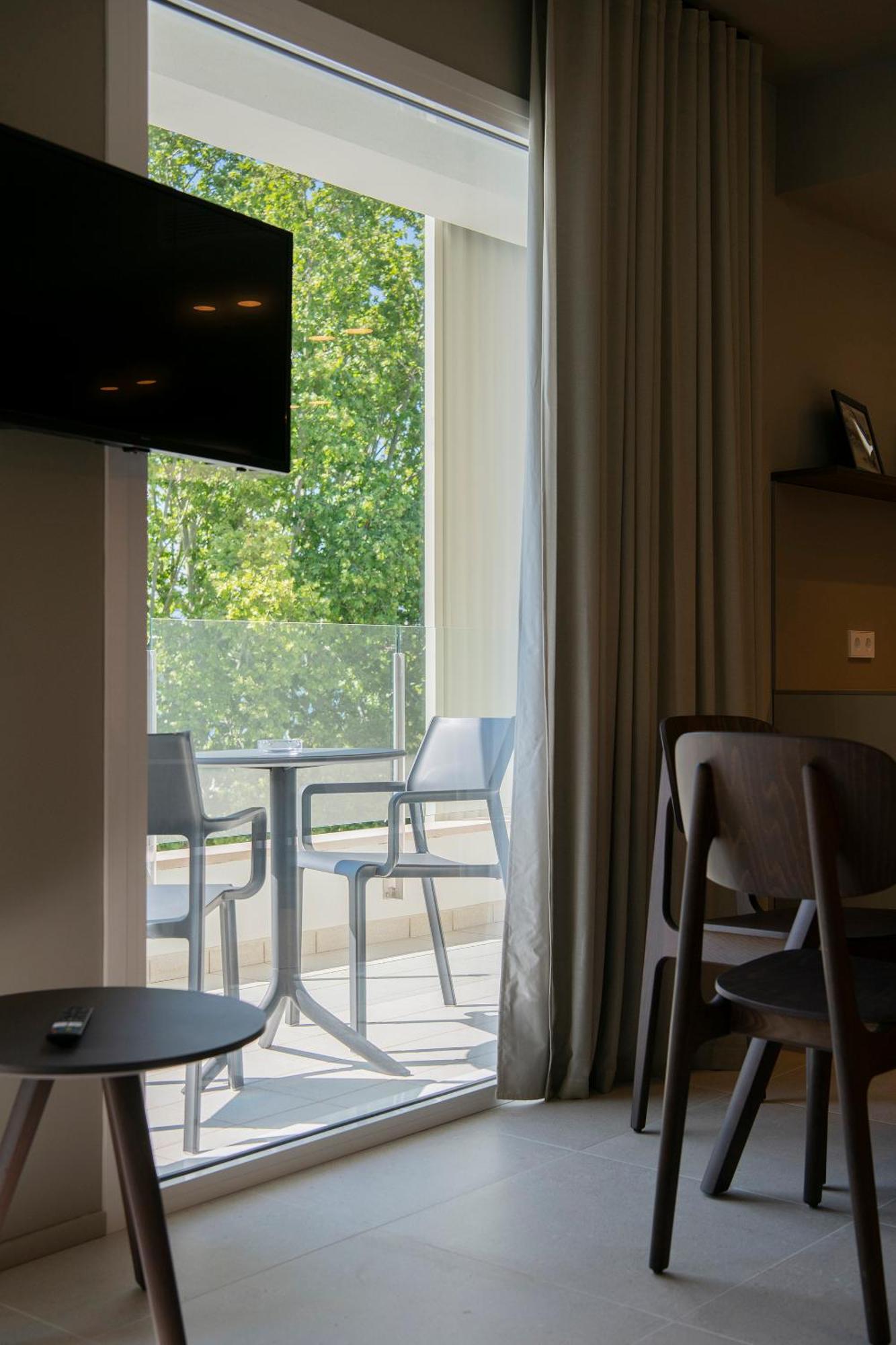 Apartaments La Carpa Баньолес Екстериор снимка