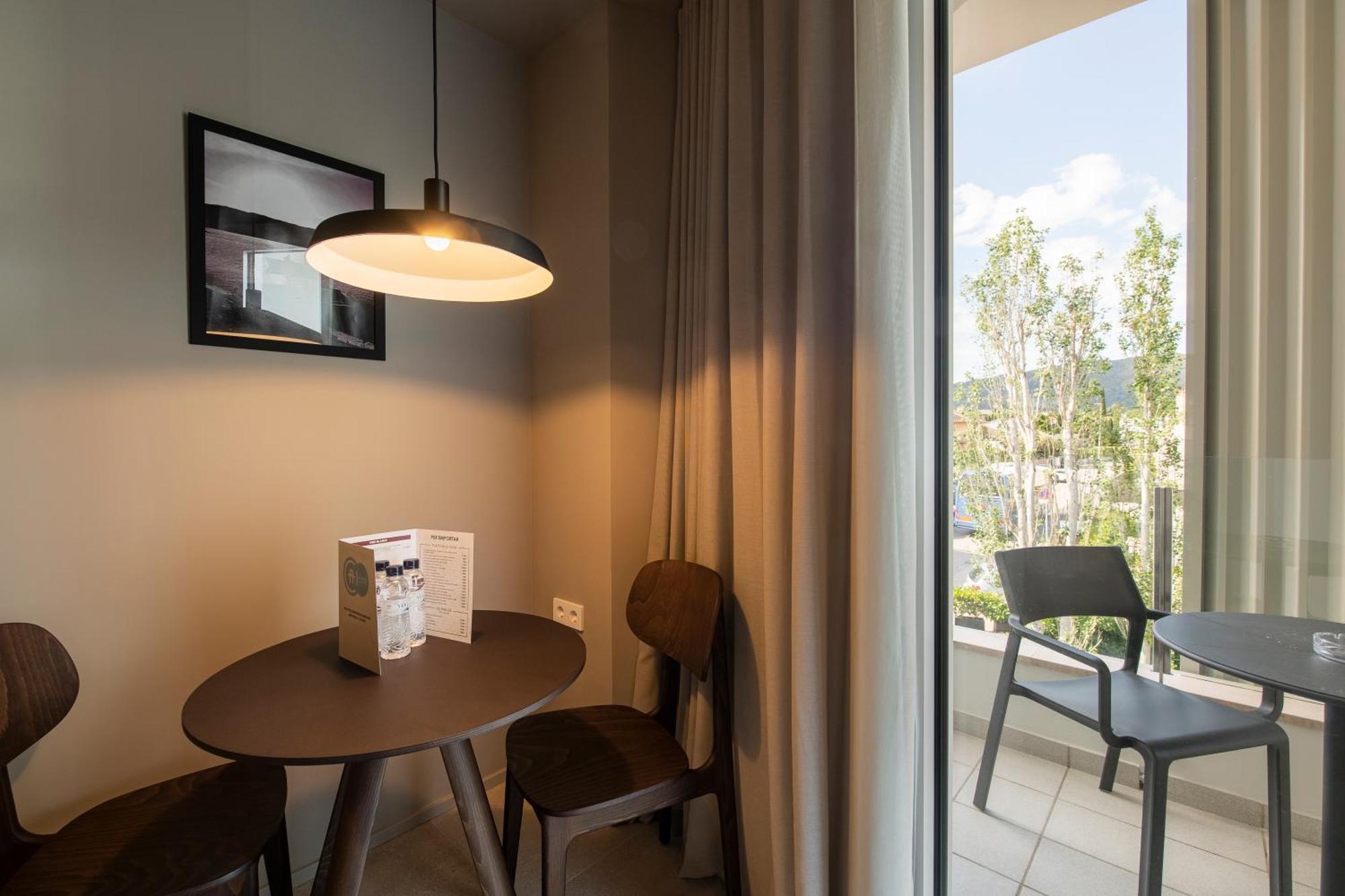 Apartaments La Carpa Баньолес Екстериор снимка