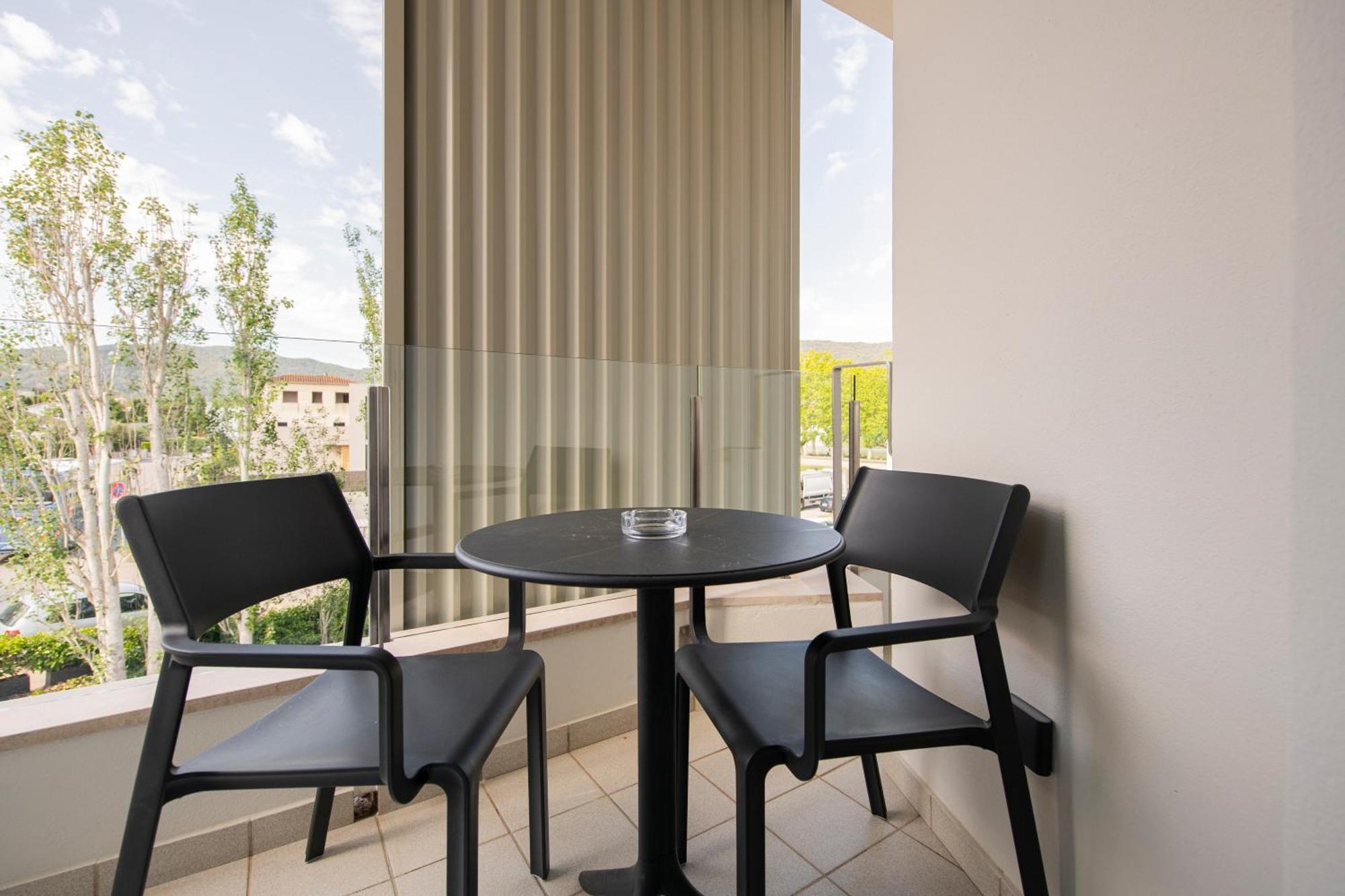 Apartaments La Carpa Баньолес Екстериор снимка